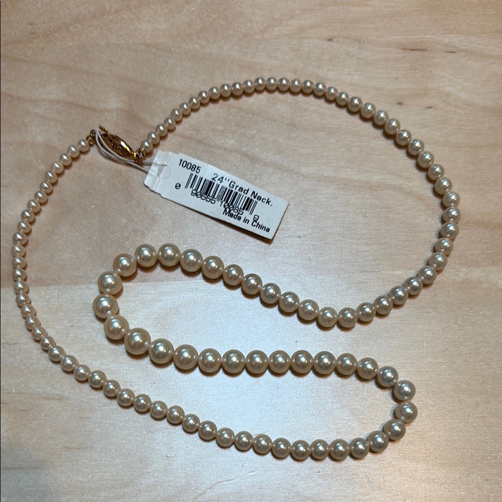 NWT, new Vintage Marcella 24” Pearl Necklace